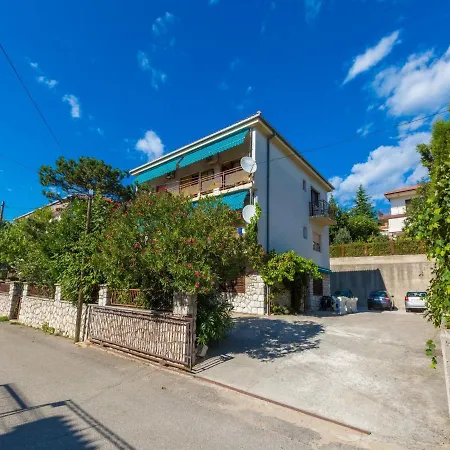 Apartment Mazor *